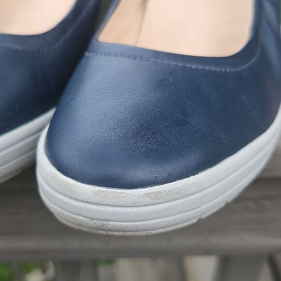 Vionic Jacey Navy Blue Leather Slip-On Shoes Size 7.5 - Picture 2 of 9